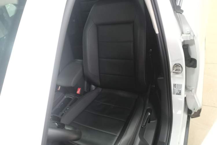 Used Volkswagen T-ROC 2018 280TSI DSG Four-Wheel Drive Comfort Version China V Standard
