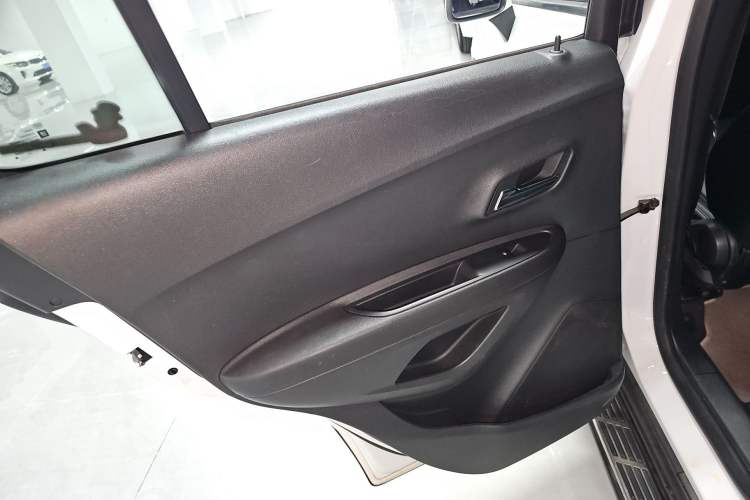 Used Chevrolet Trax 2016 1.4T Automatic Two-Wheel Drive Comfort Version with Sunroof