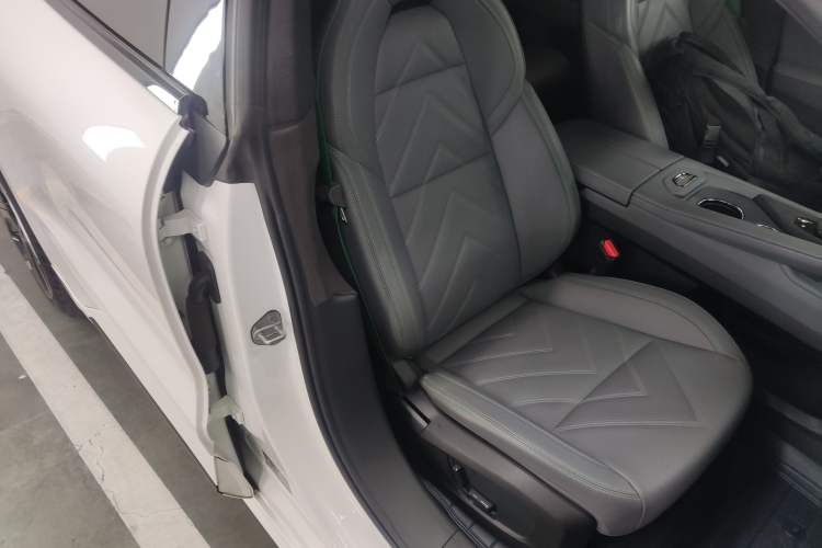 Used Zeekr 001 2022 Ultra-Long Range Dual-Motor YOU Version Right Front Seat