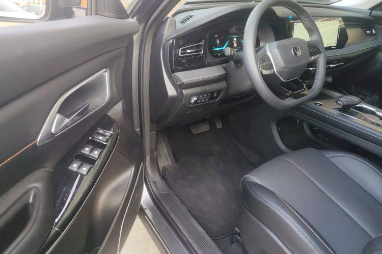 Used Changan X7 PLUS 2024 1.5T Automatic Luxury 7-Seater