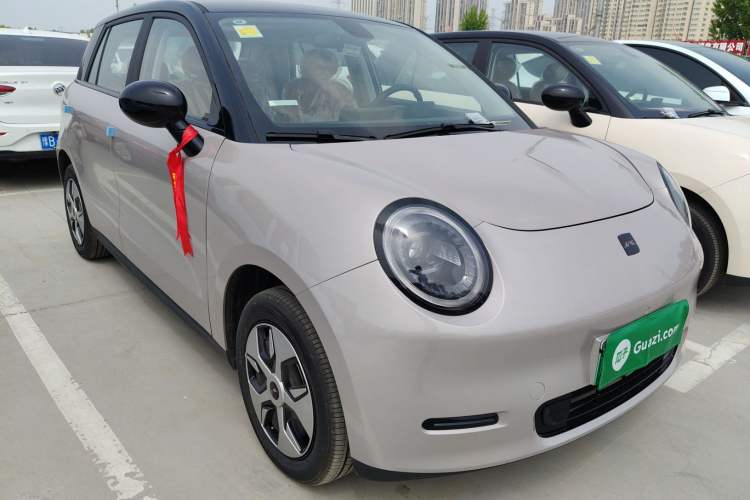 Used JAC Yiwei 3 2024 Zhi'ai Edition 330km Air Front Right 45 Deg