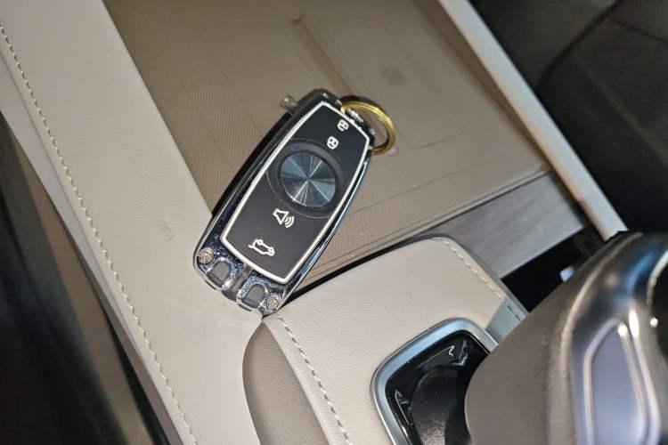 Used Roewe RX9 2023 2.0T Two-Wheel Drive Enjoyment Version
