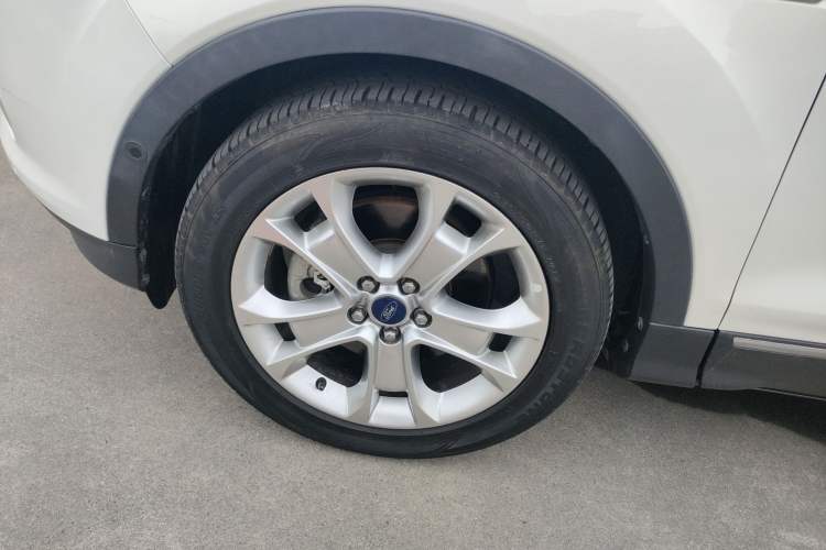 Used Ford Kuga 2015 2.0L GTDi Four-Wheel-Drive Sport Model
