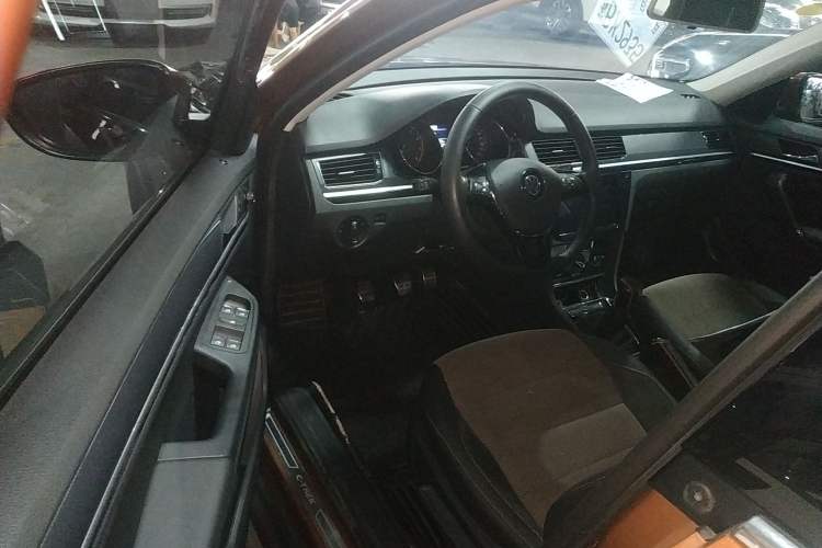 Used Volkswagen C-TREK 2018 230TSI Manual Comfort Version
