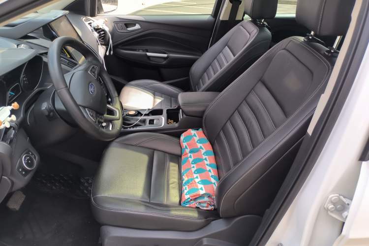 Used Ford Kuga 2019 EcoBoost 180 Two-Wheel-Drive Titanium Plus Model China V Standard