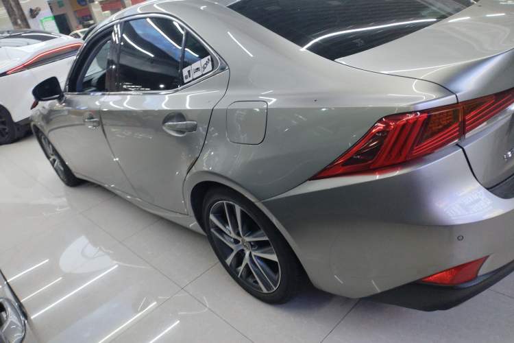 Used Lexus IS 2017 300 Leading Edition
