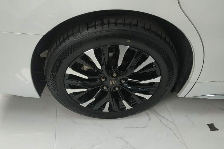 Used Toyota Vellfire 2024 Crown Dual-Engine 2.5L Supreme Executive Edition