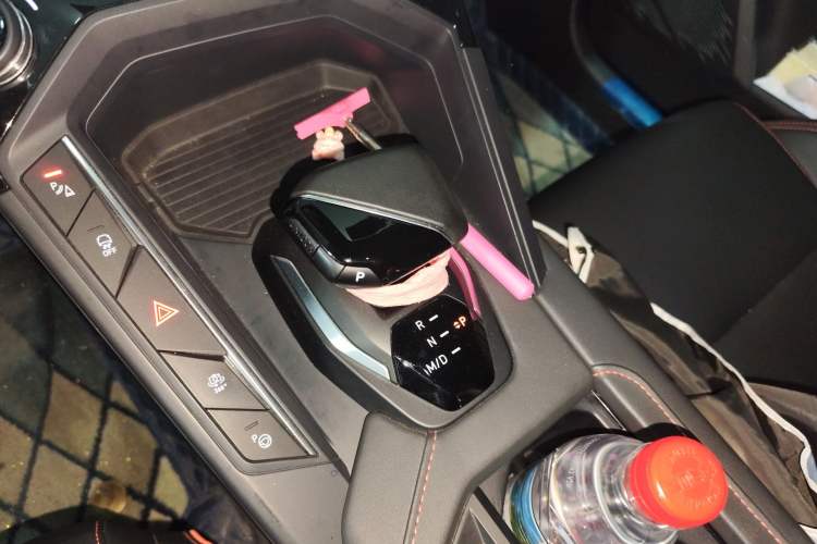 Used Lynk & Co 06 2020 1.5T YAO Halo Gear Lever