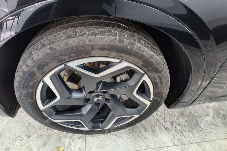 Used ONVO L60 2024 60 kWh Rear-Drive Version Left Front Wheel Hub