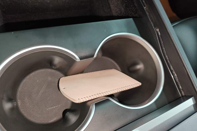 Used Tesla Model 3 2023 Long-Range All-Wheel-Drive Version