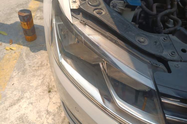 Used Volkswagen Gran Lavida 2017 230TSI DSG Comfort Edition Right Front Headlight