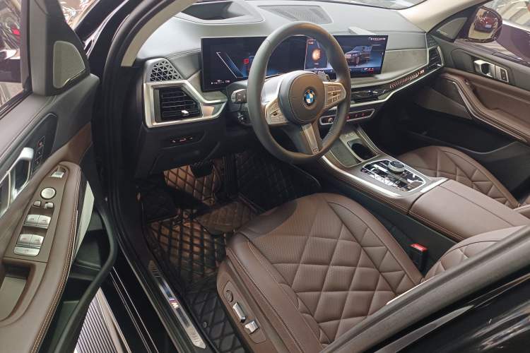 Used BMW X5 2023 xDrive 30Li Luxury M Sport Night Edition Package
