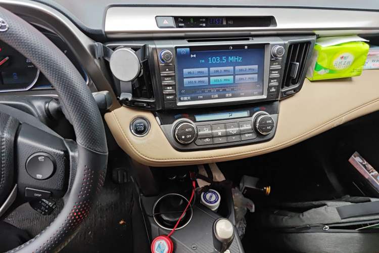 Used Toyota RAV4 2013 2.0L CVT Four-Wheel Drive New Edition