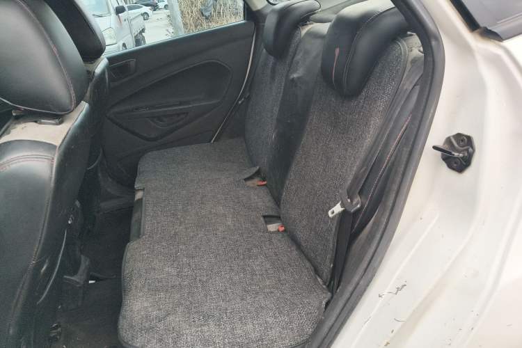 Used Ford Fiesta 2013 Sedan 1.5L Manual Fashion Edition
