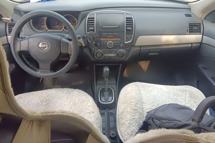 Used Nissan Sylphy 2018 Classic 1.6XE CVT Comfort Edition Center Console