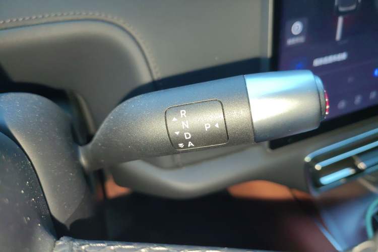 Used Li Auto L8 2023 Pro Model
