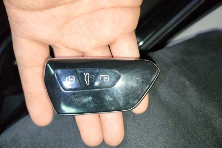 Used Volkswagen ID.4 CROZZ 2022 Standard Range PURE Edition Interior 1