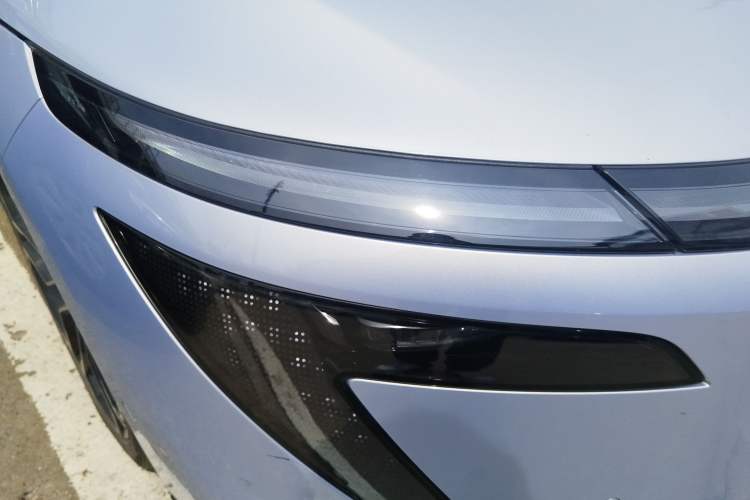 Used Nissan N7 2025 510 Max Right Front Headlight