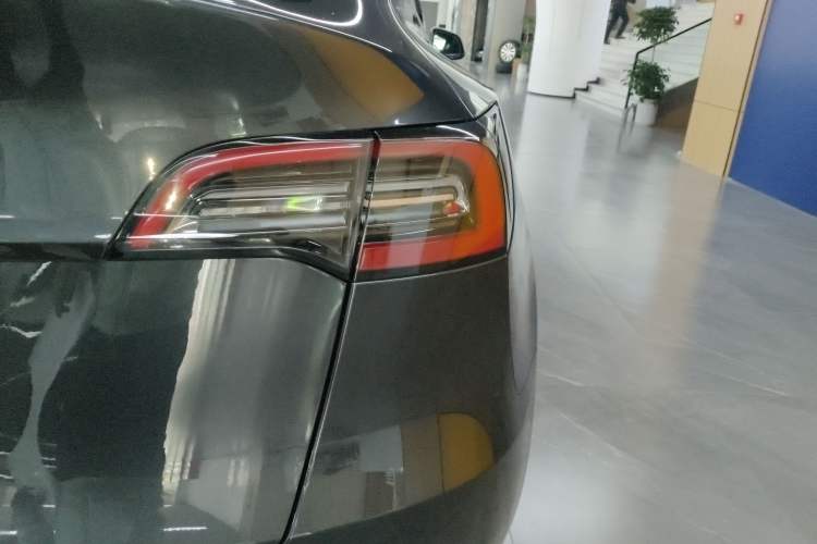 Used Tesla Model Y 2024 Long-Range All-Wheel-Drive Version