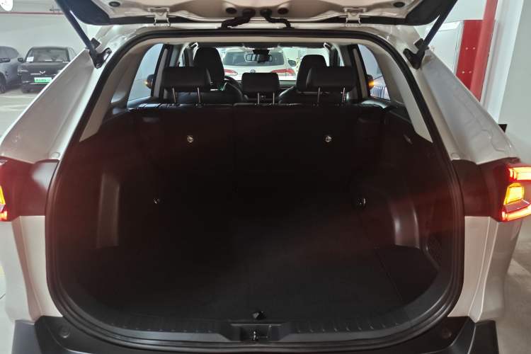 Used Toyota Wildlander 2020 2.0L CVT Two-Wheel Drive Luxury Edition Trunk