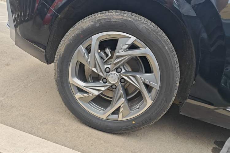 Used Hongqi HS3 PHEV 2024 PHEV 115km Jingwei Edition Right Rear Wheel Hub