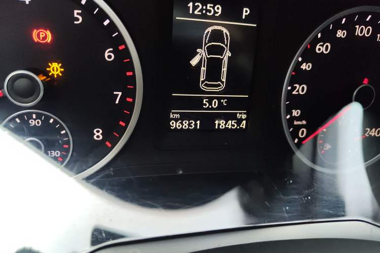 Used Volkswagen Tiguan 2012 1.8TSI Automatic Two-Wheel Drive Trend Edition Odometer Close Up