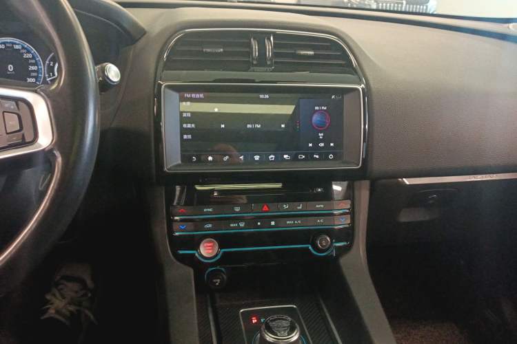 Used Jaguar F-PACE 2018 2.0T Four-Wheel Drive Urban Luxury Edition
