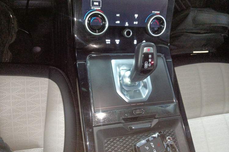 Used Land Rover Range Rover Evoque 2021 Range Rover Velar L 249PS R-Dynamic First Edition