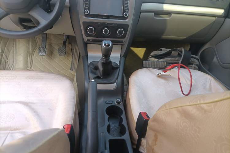 Used Skoda Octavia 2015 Classic Model 1.6L Manual Eado Version