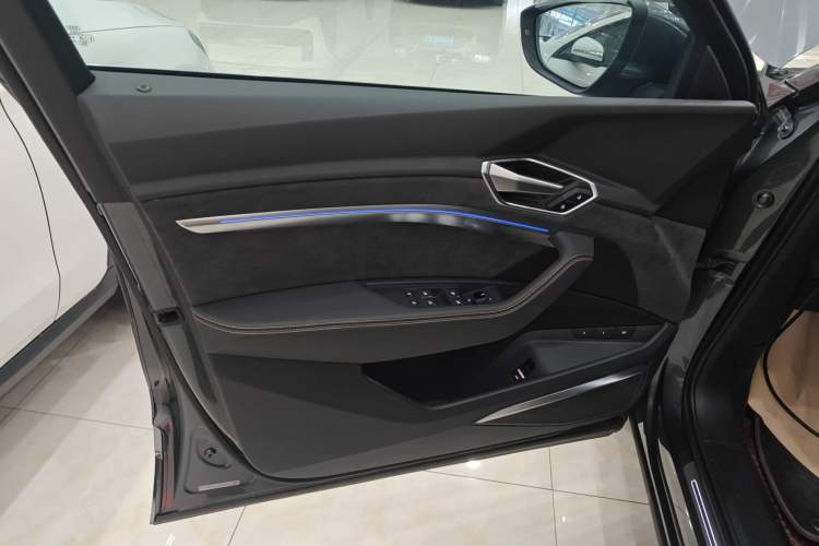 Used Audi e-tron 2021 50 quattro Prestige Edition
