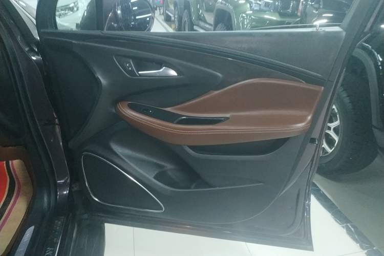 Used Buick Envision 2017 20T Two-Wheel Drive Luxury Model
