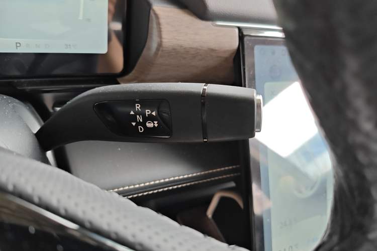 Used XPeng P5 2021 550P Gear Lever