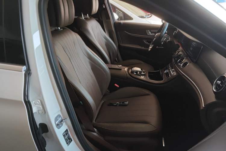 Used Mercedes-Benz E-Class 2018 Facelift E 300 L Luxury Edition
