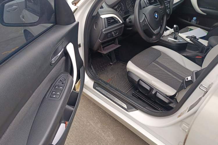 Used BMW 1 Series 2015 118i Urban Design Package Driver Seat