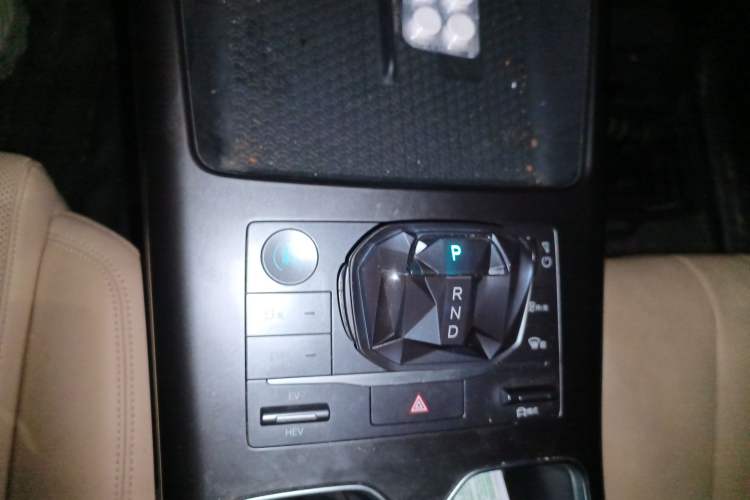 Used BYD Song Pro New Energy 2025 Second-Generation DM-i 75KM Overachiever Trim Gear Lever