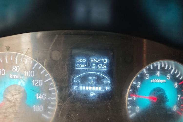 Used Jinbei New Hiace X30L 2023 1.5L Super-Enjoyment Edition Passenger Van 5/6/7-Seater Non-Air-Conditioned Version SWC15M Odometer Close Up