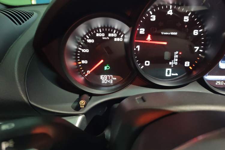 Used Porsche 718 2018 Boxster 2.0T Odometer Close Up