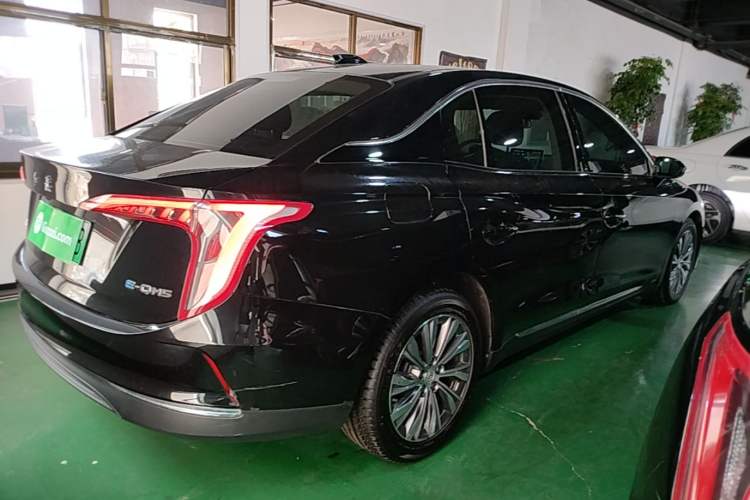 Used Hongqi E-QM5 2022 431 km Charge & Enjoy Edition