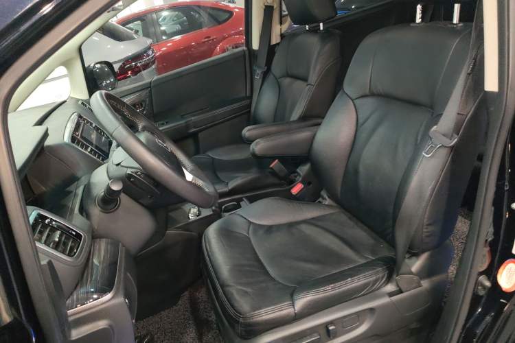 Used Honda Odyssey 2015 Updated 2.4L Smart Cool Version
