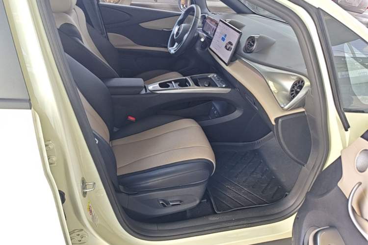 Used BYD Dolphin 2025 Intelligent Driving Version 410 km Fashion Edition
