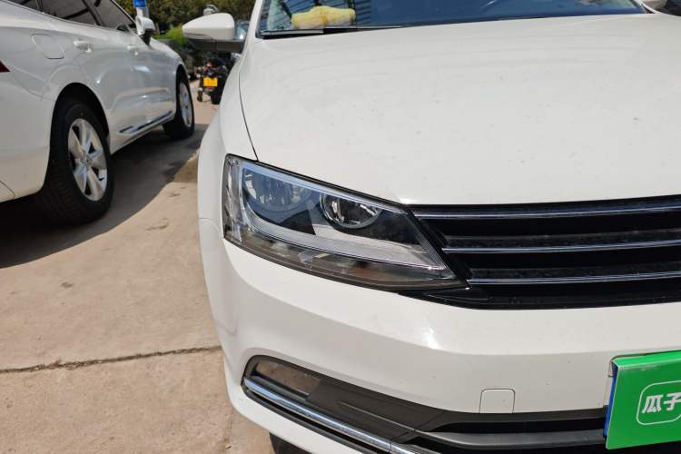 Used Volkswagen Sagitar 2018 180TSI DSG Prestige Edition Right Front Headlight