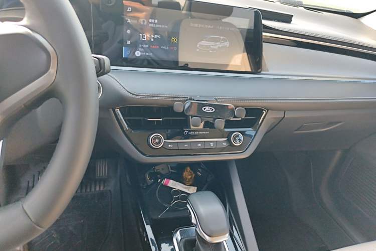 Used Ford Escort 2021 1.5L Automatic Diamond Edition Audio And AC Panel