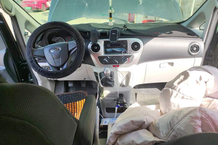 Used JAC Refine M3 2025 PLUS 1.8L Manual Classic Edition 7 Seats