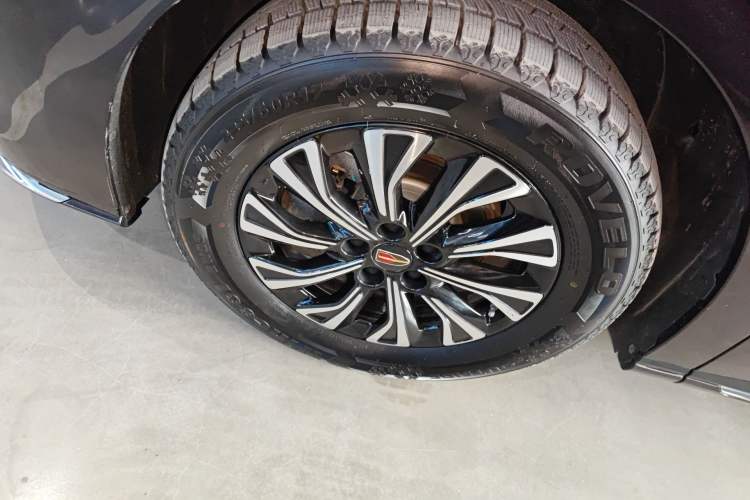 Used Hongqi HQ9 PHEV 2024 2.0T Four-Wheel Drive Business Edition Left Front Wheel Hub