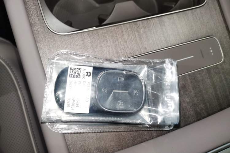 Used Nio ES8 2026 Model 6-seat Executive Signature Edition Vehicle Key