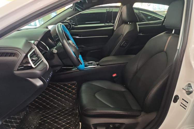 Used Toyota Camry 2021 2.0G Luxury Edition
