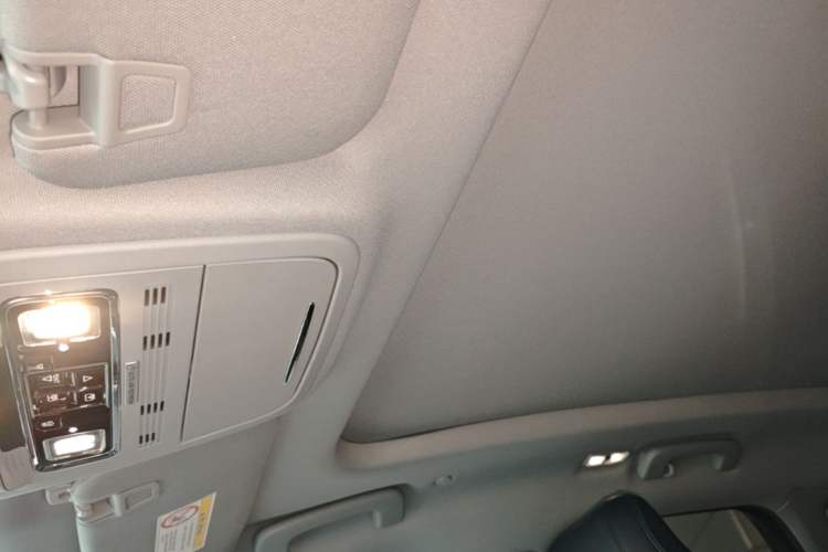 Used Lincoln Corsair 2020 2.0T Two-Wheel Drive Luxury Edition
