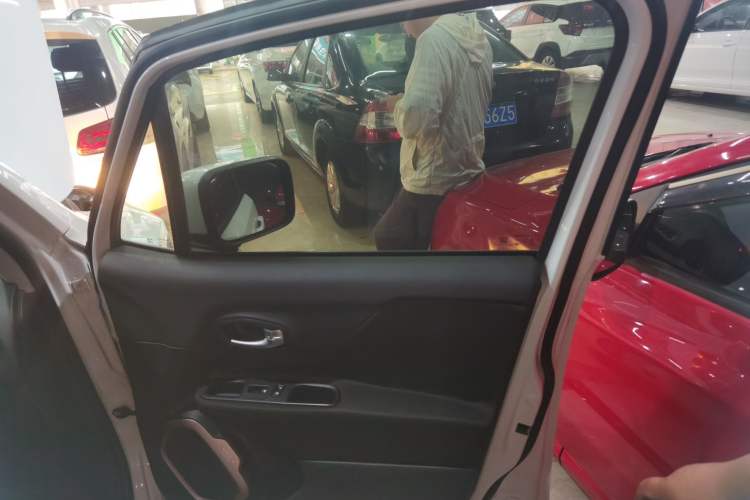 Used Jeep Renegade 2018 Connected Large Screen Version 180T Automatic Kinetic Edition+