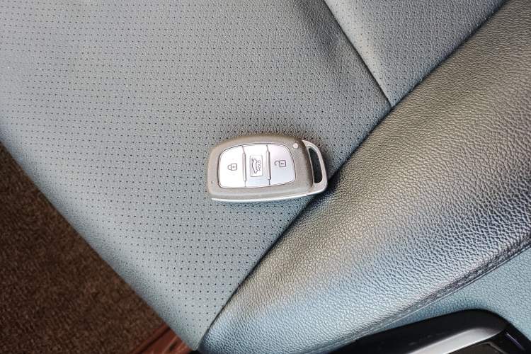 Used Hyundai Elantra (5th Generation / Langdong) 2016 1.6L Automatic Prestige Model
