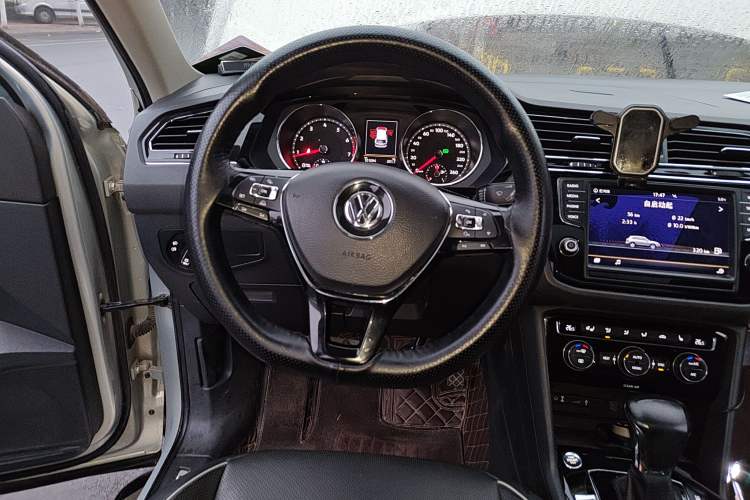 Used Volkswagen Tiguan L 2017 330TSI Automatic Two-Wheel Drive Flagship Edition
